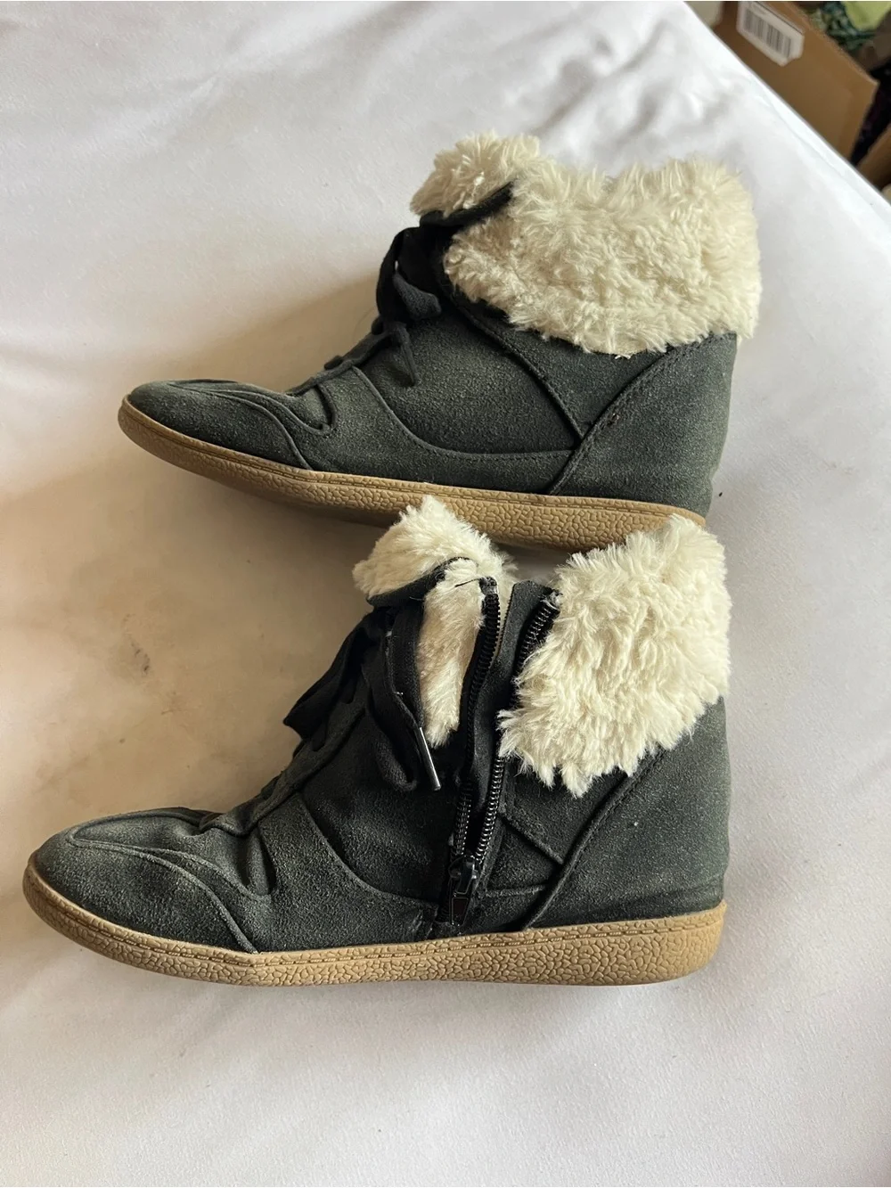Justice Girls Size 9 Dark Gray Faux Fur Trim Lace-Up Ankle Wedge Boots